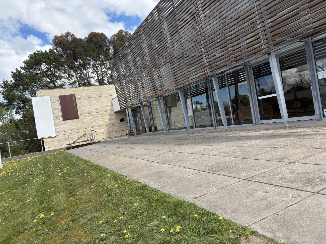 The facade of the Ararat JTP