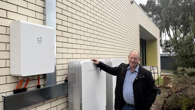 Mayor Bob Sanders at Pomonal Hall's new battery