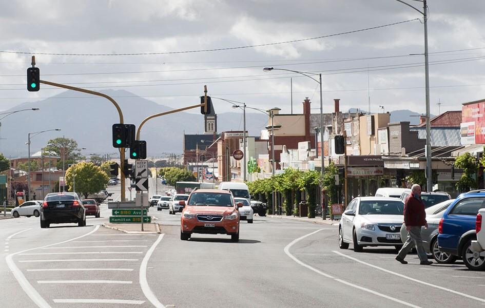 Barkly street in Ararat with Mt Langhi Ghiran in the background