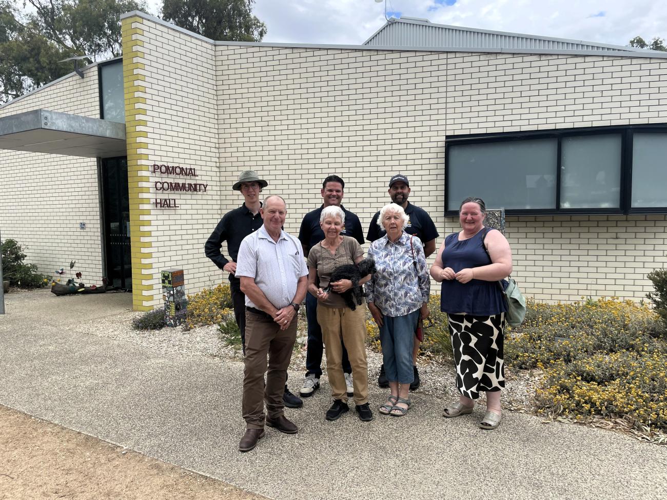 Pomonal BAttery team