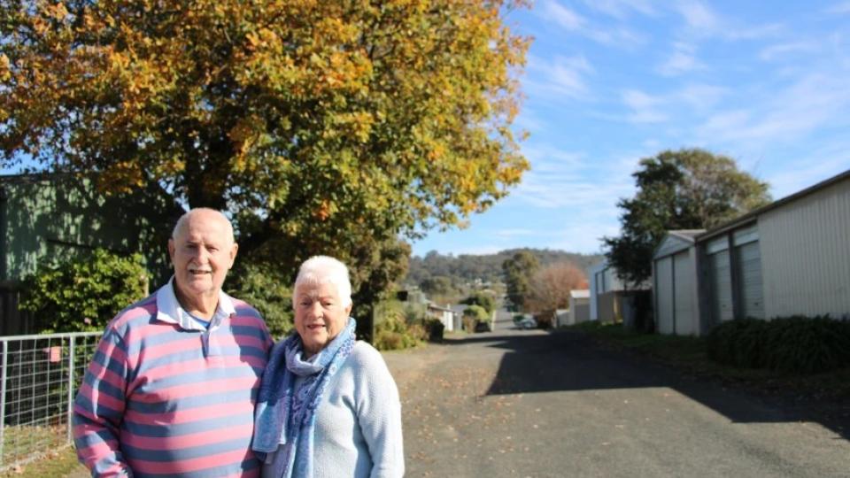 Ian and Leonie Oak Lane