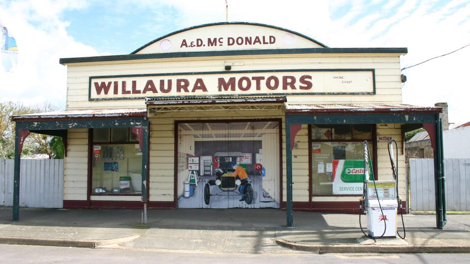Willaura Motors